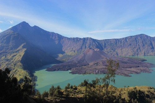 Mount Rinjani Volcano hiking Lombok