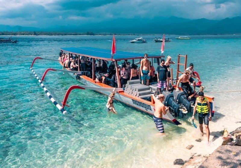 1. Gili Air dive boat