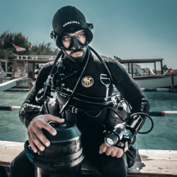 1. Getting ready for a DPV dive