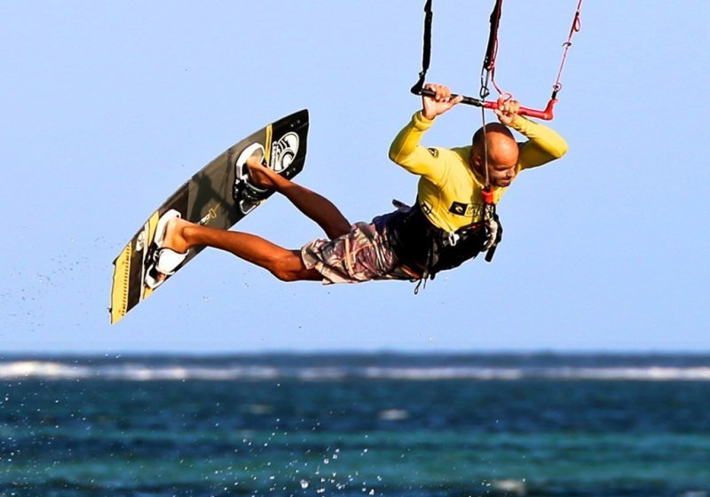 1. Kite surfing course
