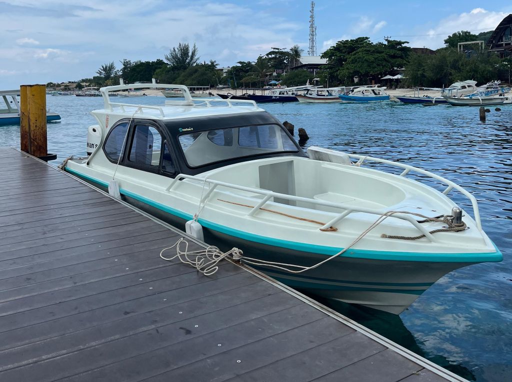 01- Speedboat