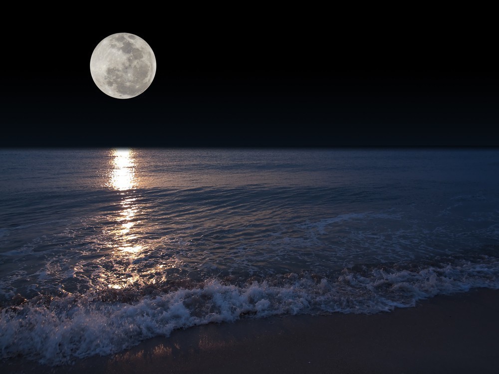 https://www.gilibookings.com/uploads/content/Gili-trawangan-full-moon-party.jpg
