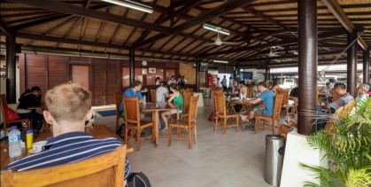 Blue Water Express serangan loundge