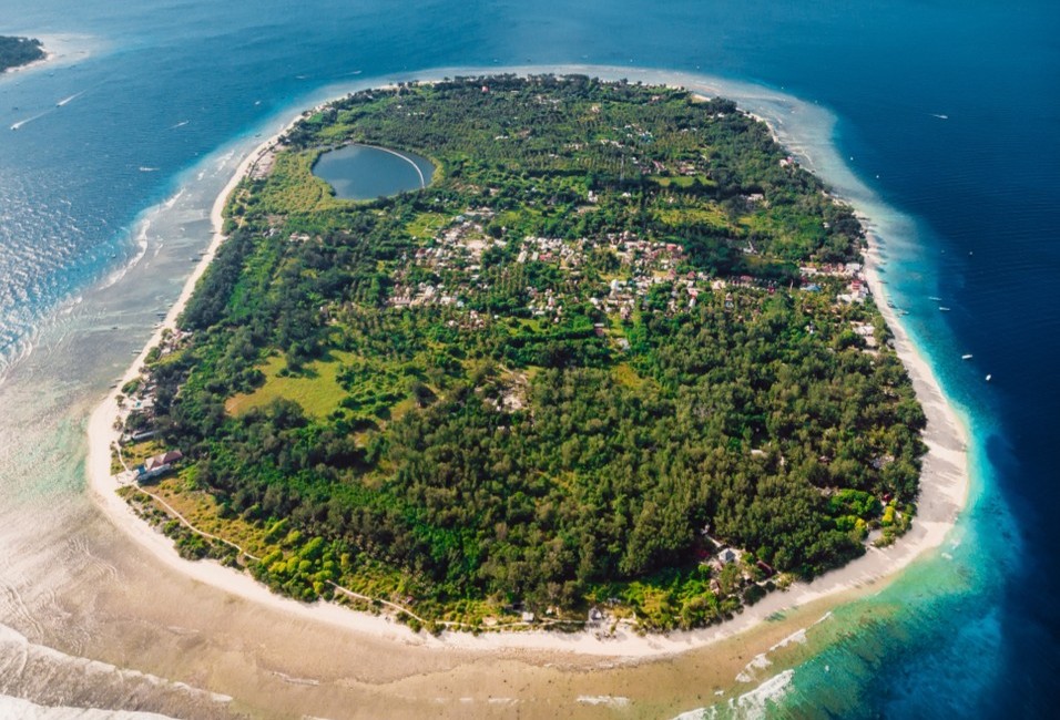 Gili Meno drone shot