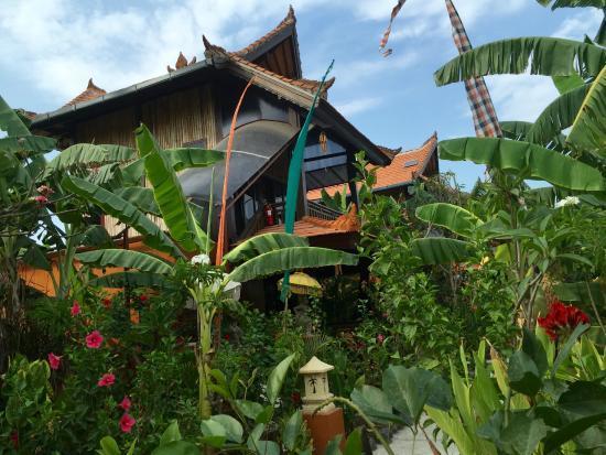 beach little Bali restaurant Gili Meno