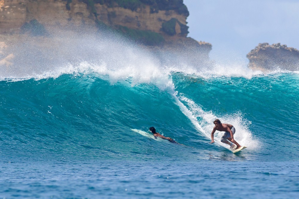 Surfing Lombok wave
