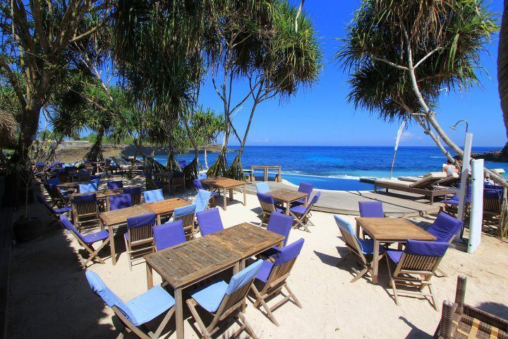 beach restaurant and bar